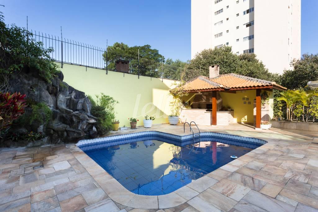 PISCINA de Casa à venda, sobrado com 485 m², 3 quartos e 4 vagas em Vila Albertina - São Paulo