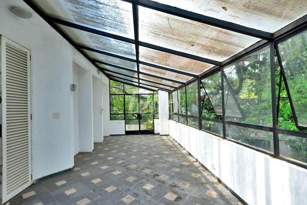 VARANDA SUÍTE 2 de Casa à venda, sobrado com 518 m², 4 quartos e 4 vagas em Alto de Pinheiros - São Paulo