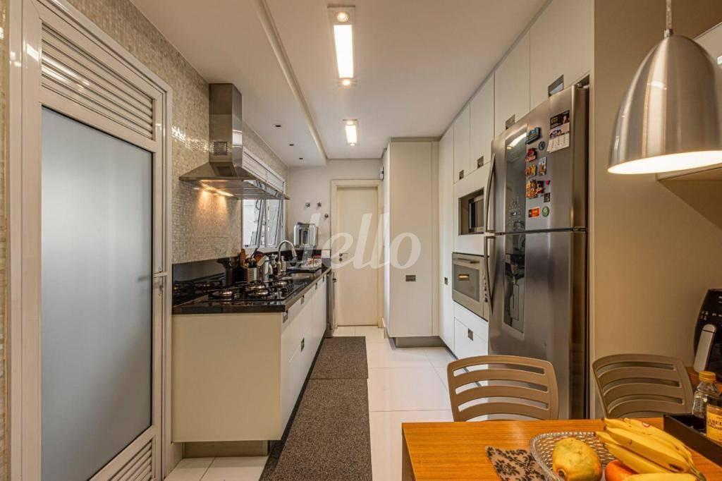 COZINHA de Apartamento à venda, Padrão com 245 m², 4 quartos e 4 vagas em Cidade Monções - São Paulo