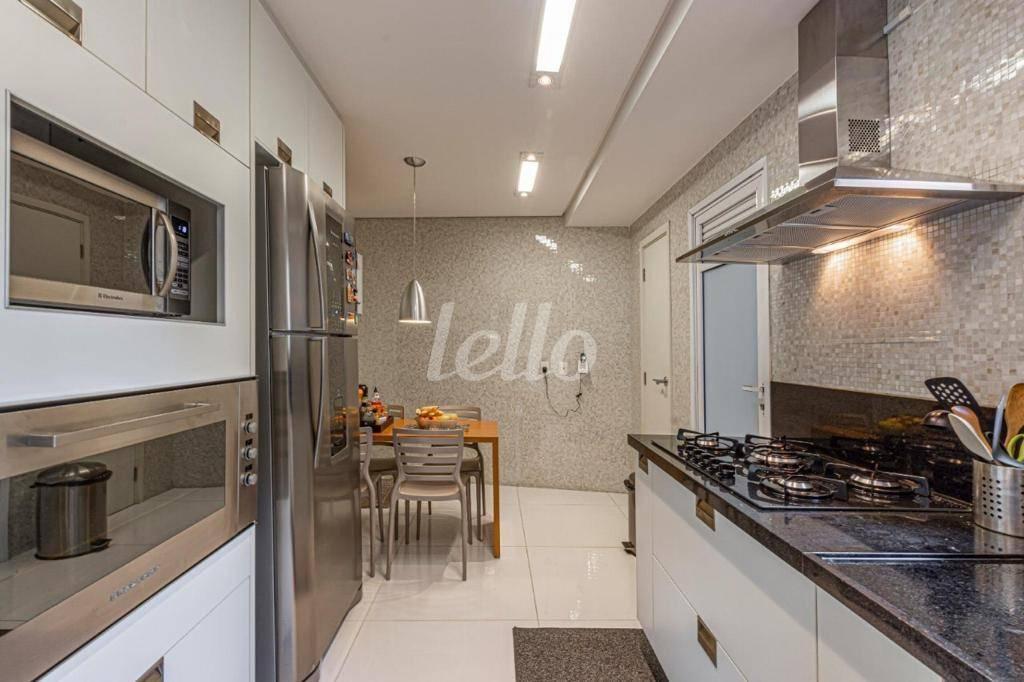 COZINHA de Apartamento à venda, Padrão com 245 m², 4 quartos e 4 vagas em Cidade Monções - São Paulo