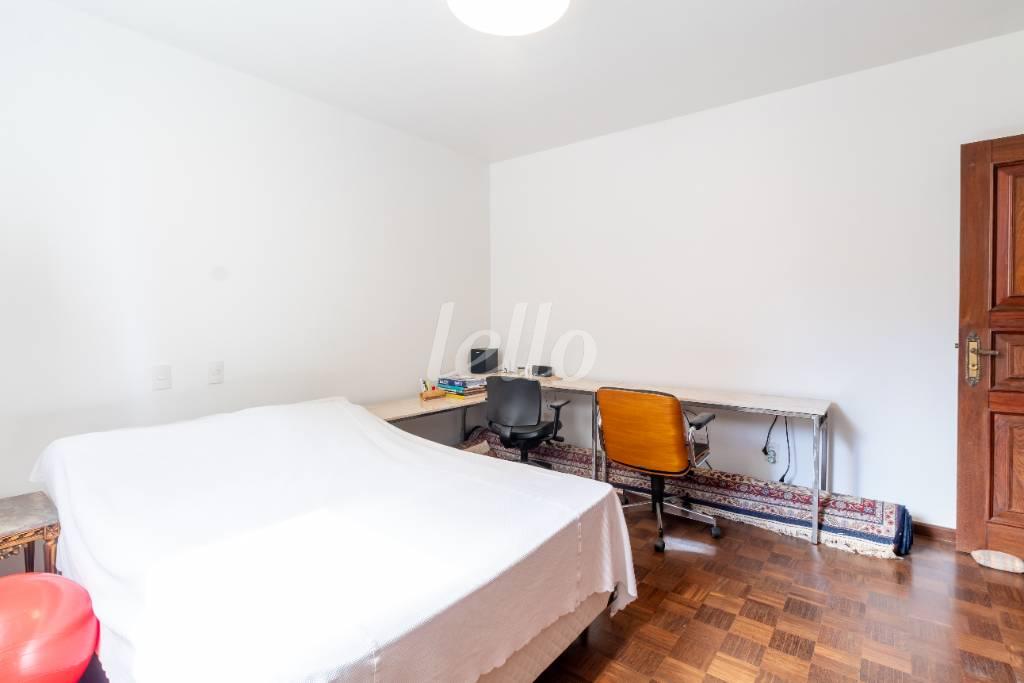 DORMITÓRIO de Apartamento para alugar, Padrão com 366 m², 4 quartos e 4 vagas em Morro dos Ingleses - São Paulo