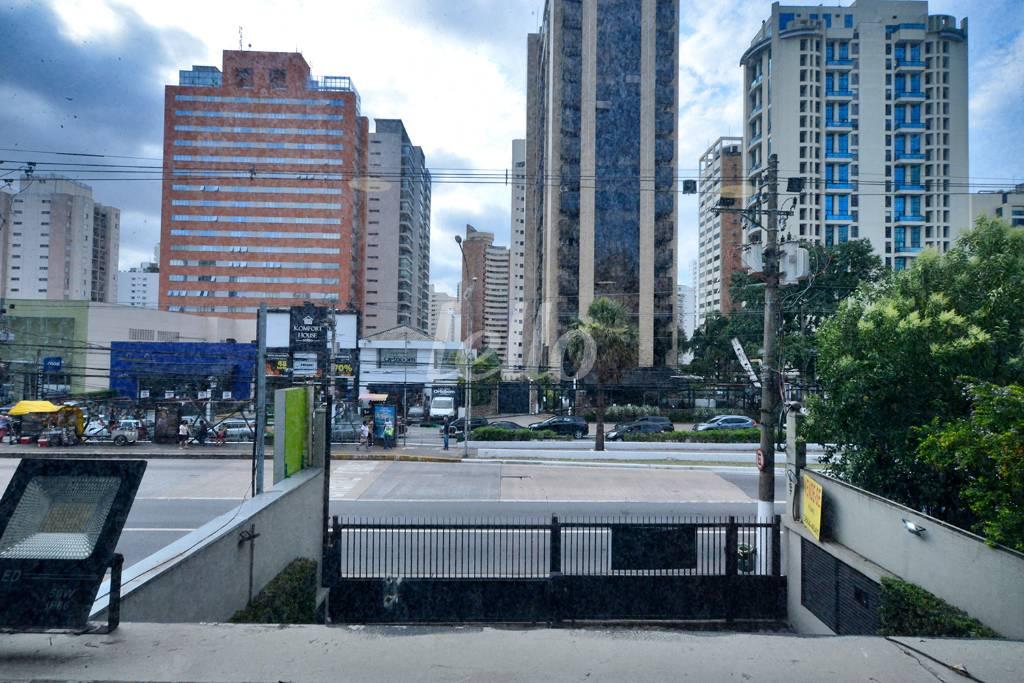 VISTA de Prédio Comercial à venda, Monousuário com 1336 m², e 18 vagas em Indianópolis - São Paulo