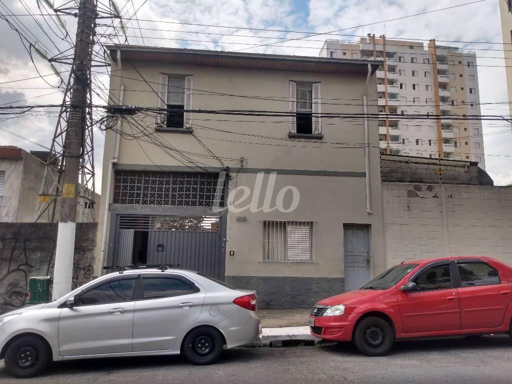 FACHADA de Casa à venda, sobrado com 250 m², 2 quartos e 2 vagas em Mooca - São Paulo