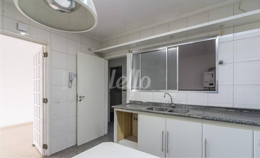 COZINHA de Apartamento à venda, Padrão com 145 m², 3 quartos e 2 vagas em Jardins - São Paulo