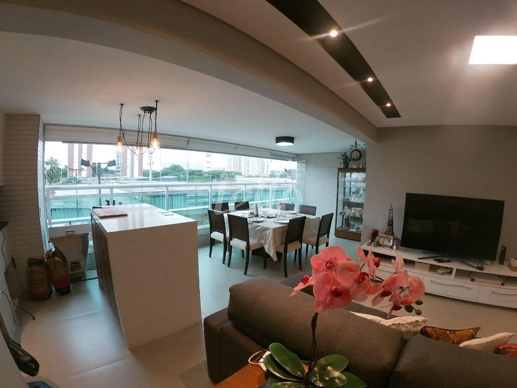 VARANDA GOURMET de Apartamento à venda, Padrão com 109 m², 3 quartos e 2 vagas em Jardim Caravelas - São Paulo