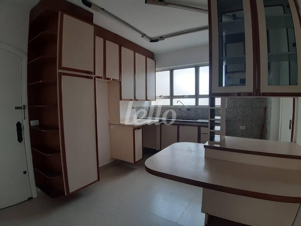 05-COZINHA de Apartamento à venda, Padrão com 143 m², 3 quartos e 2 vagas em Vila Bastos - Santo André