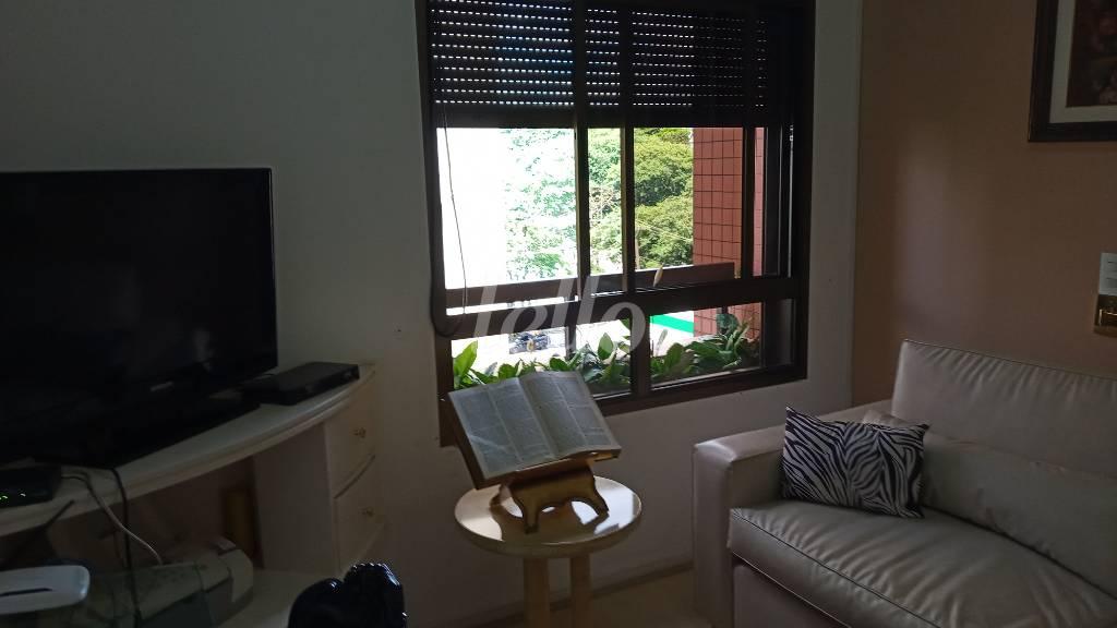 SUÍTE de Apartamento para alugar, Padrão com 223 m², 4 quartos e 4 vagas em Planalto Paulista - São Paulo