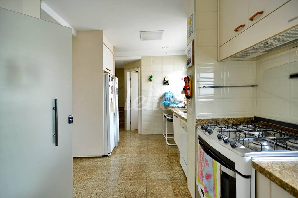 COZINHA de Apartamento à venda, Triplex com 354 m², 2 quartos e 4 vagas em Aclimação - São Paulo
