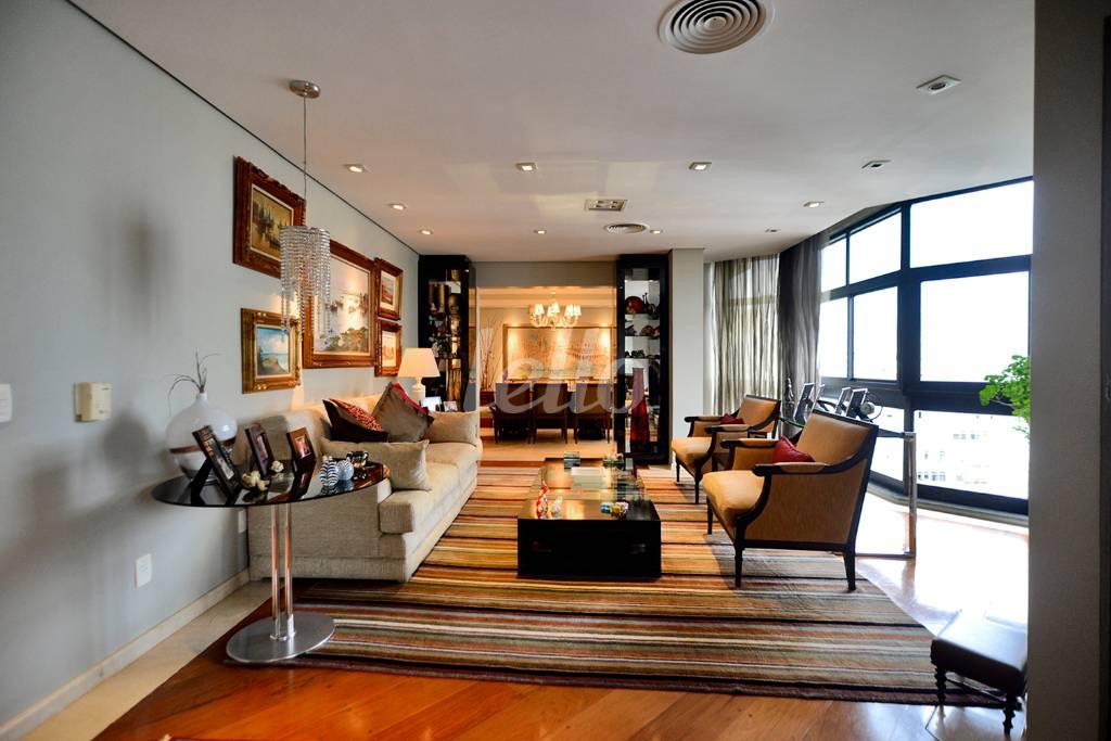 SALA de Apartamento à venda, Triplex com 354 m², 2 quartos e 4 vagas em Aclimação - São Paulo