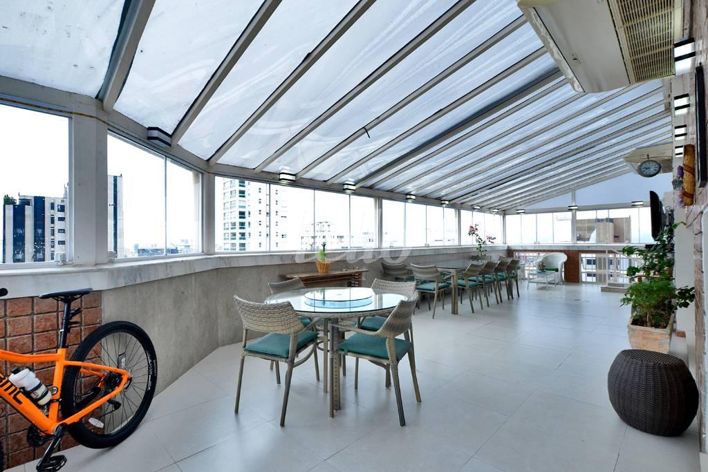 VARANDA GOURMET de Apartamento à venda, Triplex com 354 m², 2 quartos e 4 vagas em Aclimação - São Paulo