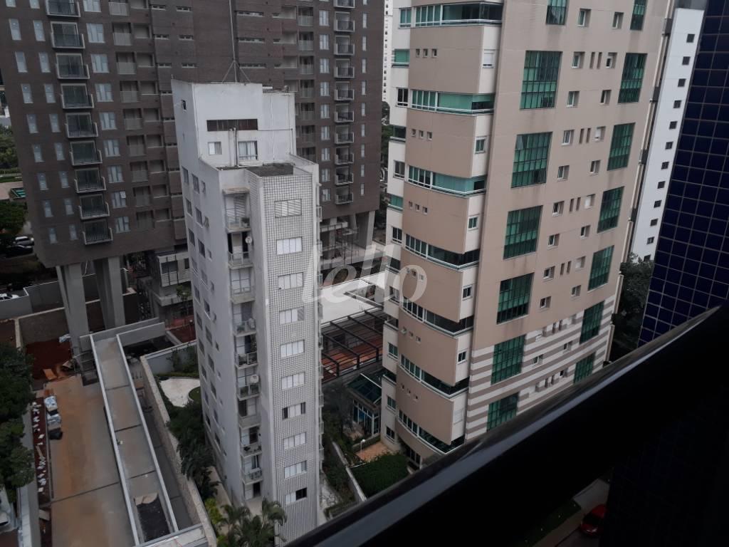 VISTA de Apartamento à venda, Padrão com 42 m², 1 quarto e 1 vaga em Jardins - São Paulo