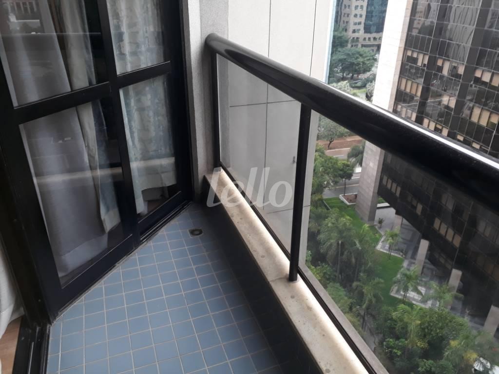 VARANDA de Apartamento à venda, Flat com 42 m², 1 quarto e 1 vaga em Jardins - São Paulo