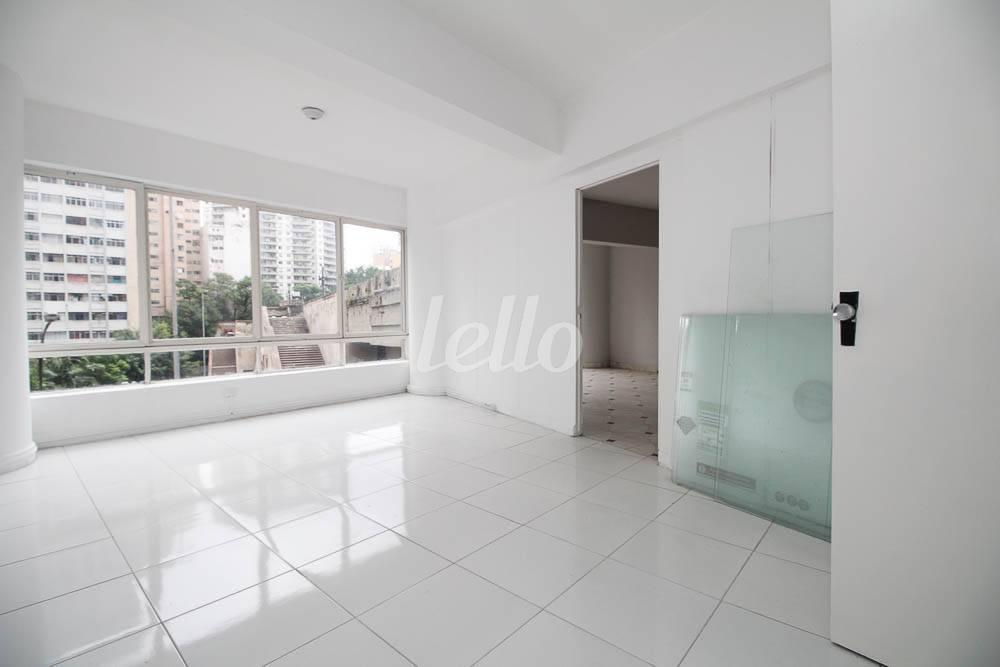 SALA 3 de Sala / Conjunto para alugar, Padrão com 343 m², e em Centro - São Paulo