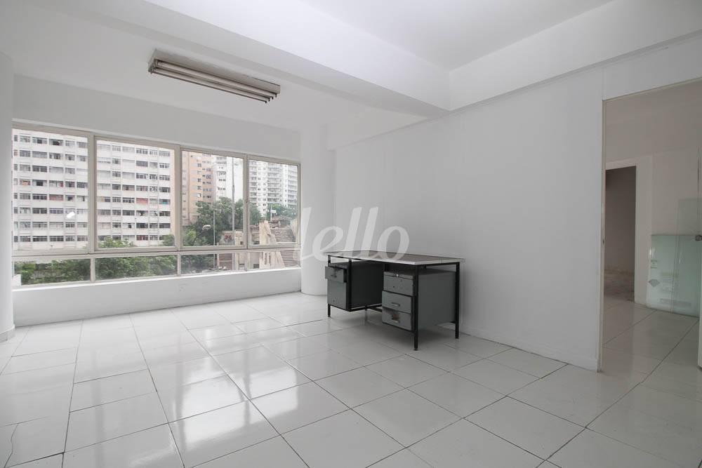 SALA 2 de Sala / Conjunto para alugar, Padrão com 343 m², e em Centro - São Paulo
