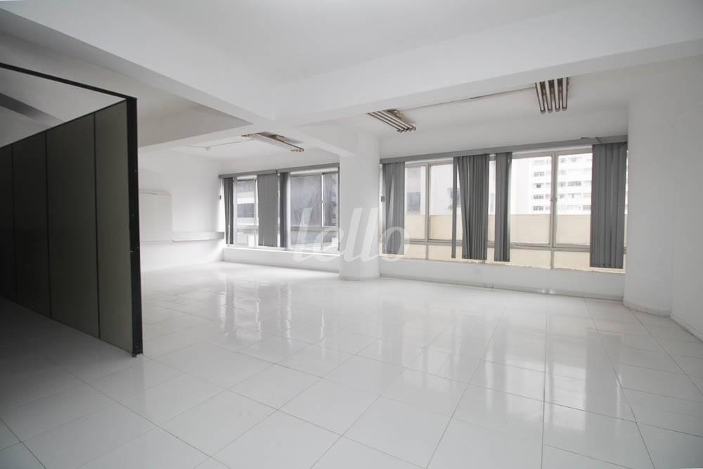 SALA 1 de Sala / Conjunto para alugar, Padrão com 343 m², e em Centro - São Paulo
