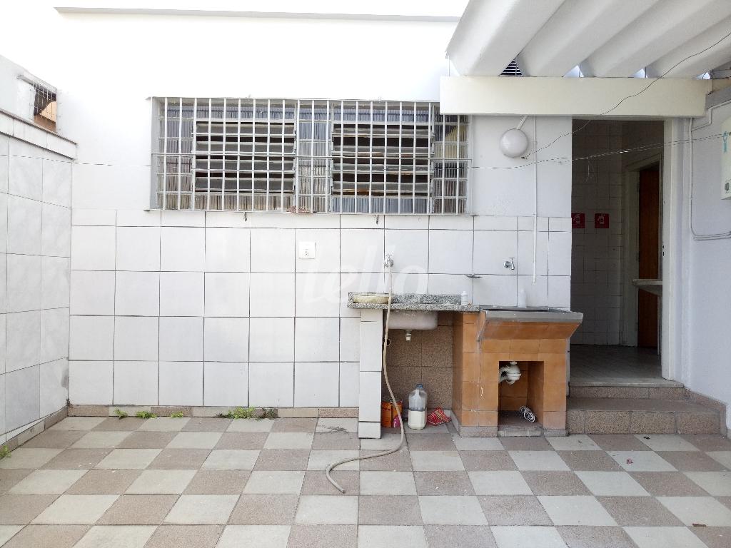 ÁREA DE SERVIÇO de Casa para alugar, sobrado com 250 m², 4 quartos e 4 vagas em Parque Peruche - São Paulo