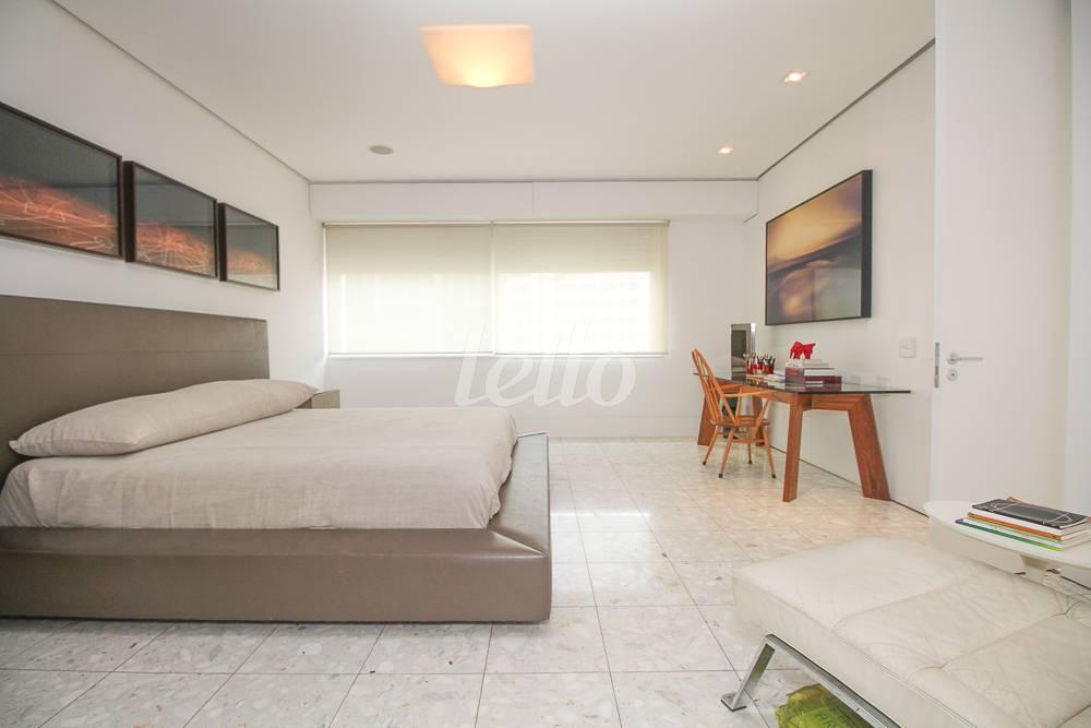 SUÍTE MASTER de Apartamento à venda, Padrão com 420 m², 2 quartos e 3 vagas em Higienópolis - São Paulo