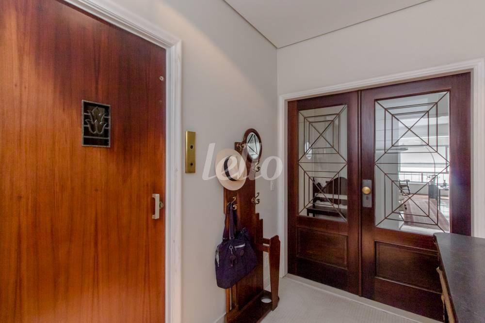 HALL DE ENTRADA de Apartamento à venda, Padrão com 240 m², 2 quartos e 2 vagas em Higienópolis - São Paulo