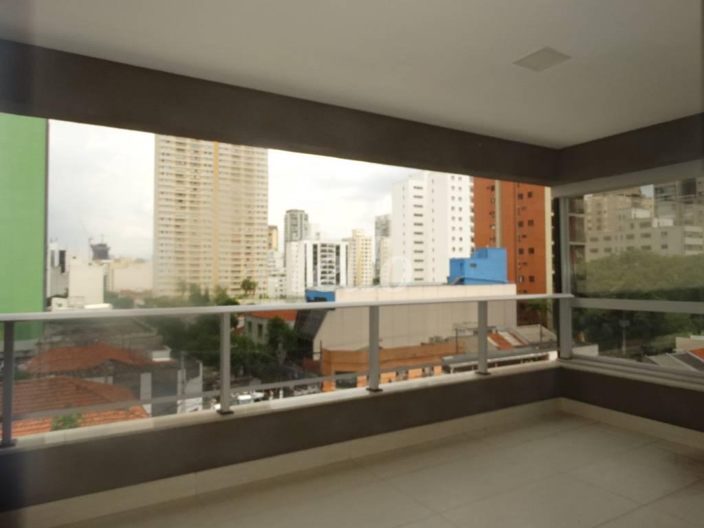 TERRAÇO de Sala / Conjunto para alugar, Padrão com 162 m², e 6 vagas em Pinheiros - São Paulo