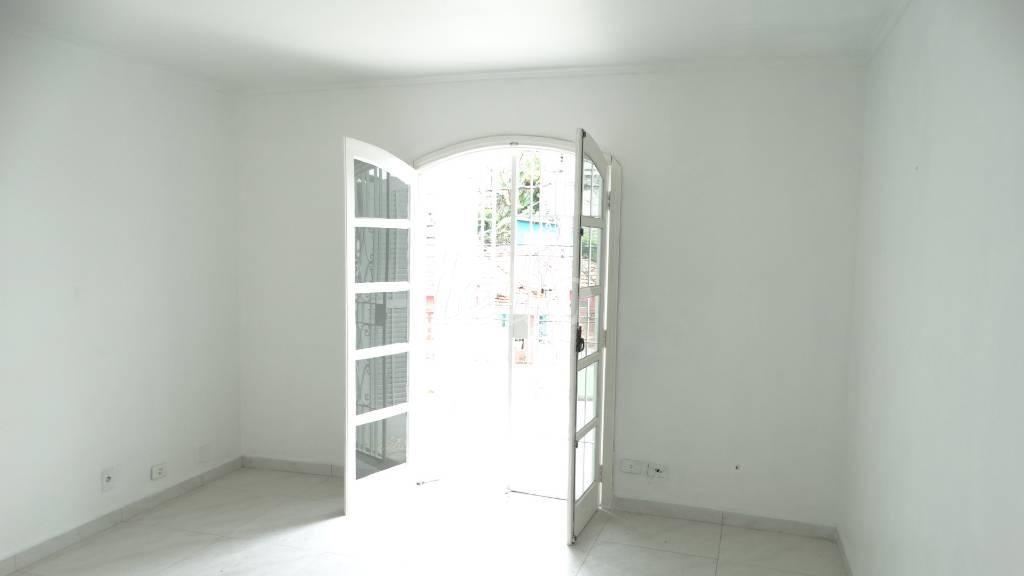 DORMITÓRIO de Casa à venda, sobrado com 173 m², 3 quartos e 2 vagas em Vila Vitório Mazzei - São Paulo