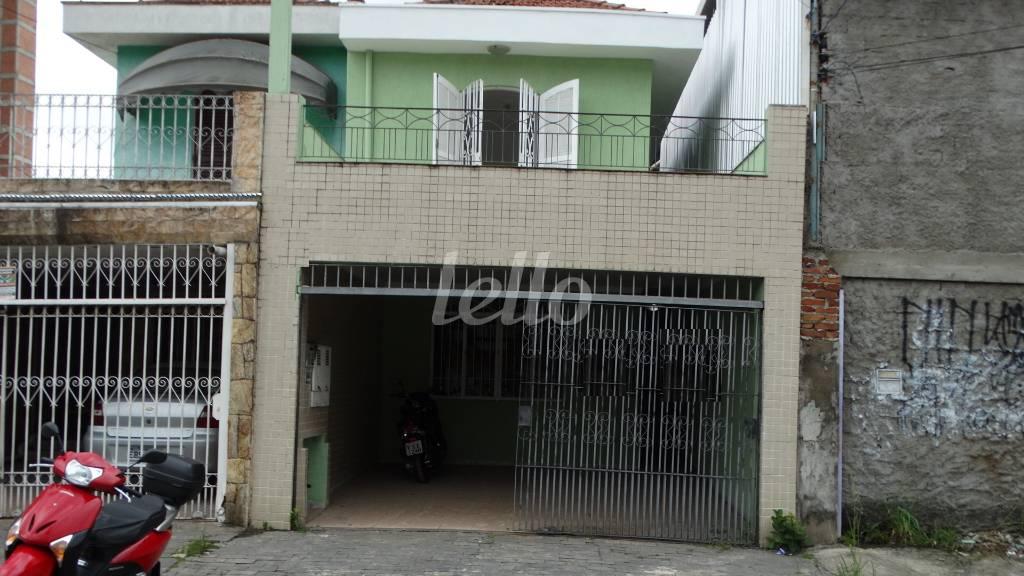 FACHADA de Casa à venda, sobrado com 173 m², 3 quartos e 2 vagas em Vila Vitório Mazzei - São Paulo
