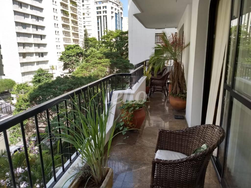 VARANDA de Apartamento à venda, Padrão com 320 m², 4 quartos e 3 vagas em Jardim Paulista - São Paulo