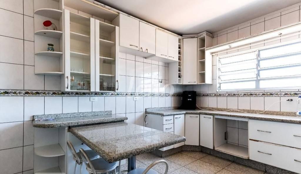 09 COZINHA de Casa à venda, sobrado com 157 m², 3 quartos e 2 vagas em Vila Nova Mazzei - São Paulo