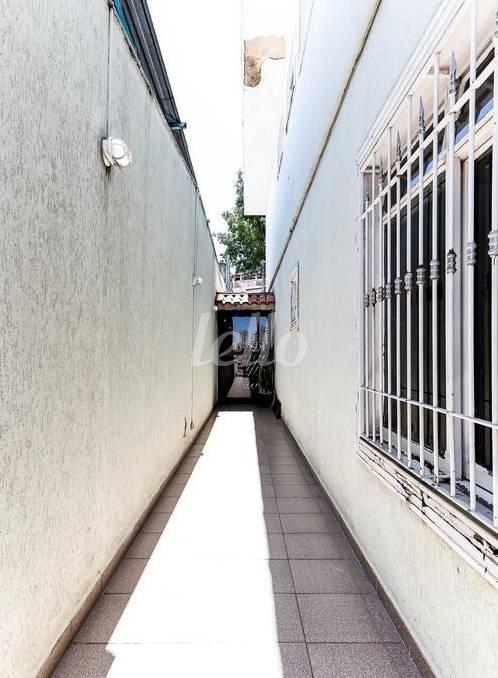 11 CORREDOR de Casa à venda, sobrado com 157 m², 3 quartos e 2 vagas em Vila Nova Mazzei - São Paulo