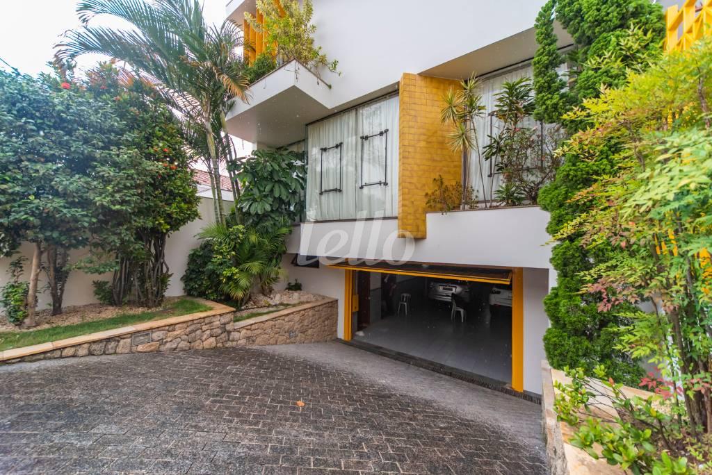 FACHADA de Casa à venda, sobrado com 418 m², 4 quartos e 9 vagas em Alto da Moóca - São Paulo
