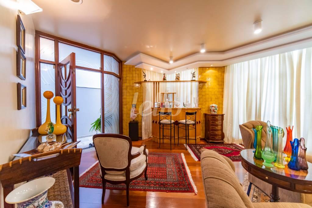 SALA 3 AMBIENTES de Casa à venda, sobrado com 418 m², 4 quartos e 9 vagas em Alto da Moóca - São Paulo