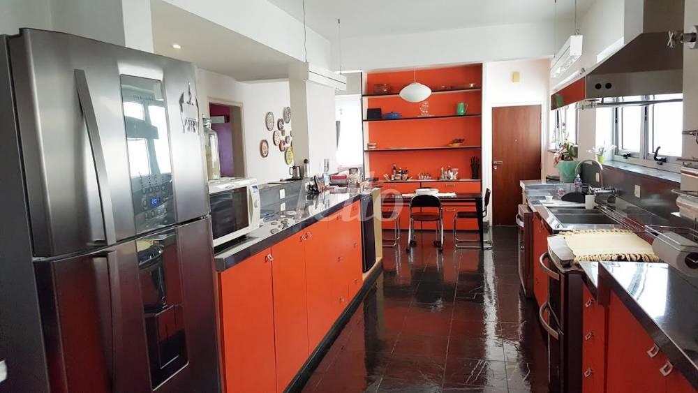 COZINHA de Apartamento para alugar, Padrão com 224 m², 3 quartos e 2 vagas em Jardim Paulista - São Paulo