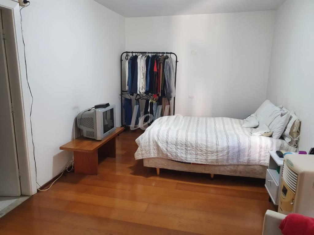 DORMITÓRIO de Apartamento à venda, Padrão com 121 m², 3 quartos e 1 vaga em Jardim Paulista - São Paulo