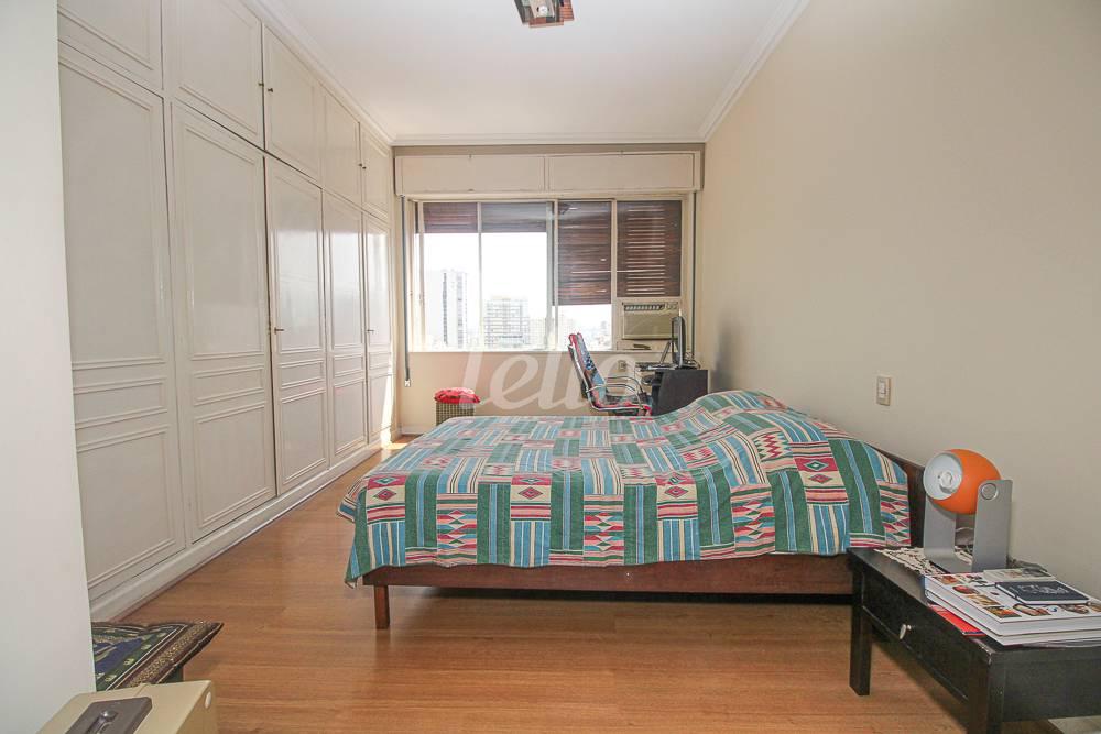 SUÍTE de Apartamento para alugar, Padrão com 350 m², 3 quartos e 1 vaga em República - São Paulo
