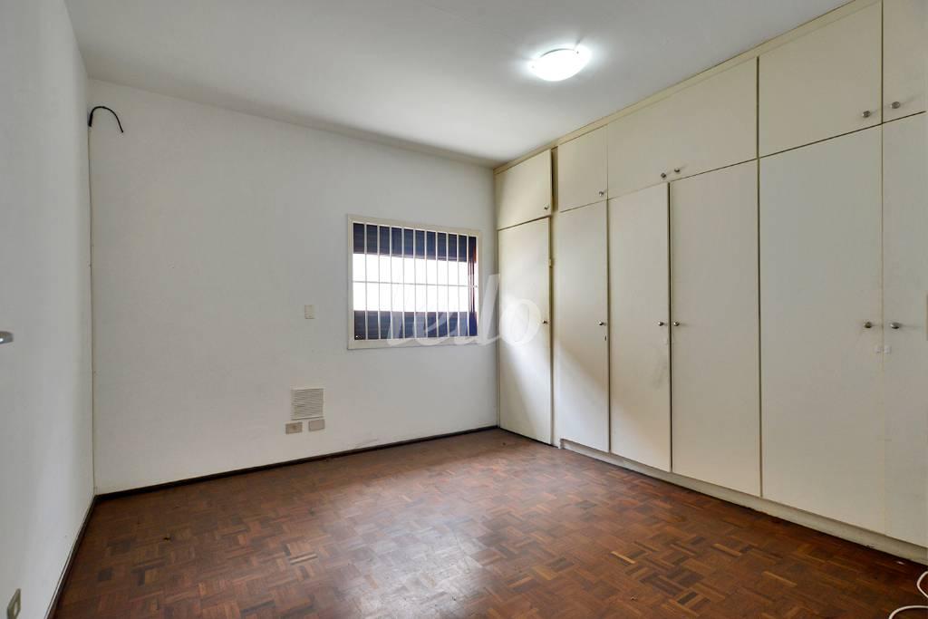 DORMITÓRIO 3 de Casa à venda, térrea com 300 m², 3 quartos e 6 vagas em Vila Madalena - São Paulo