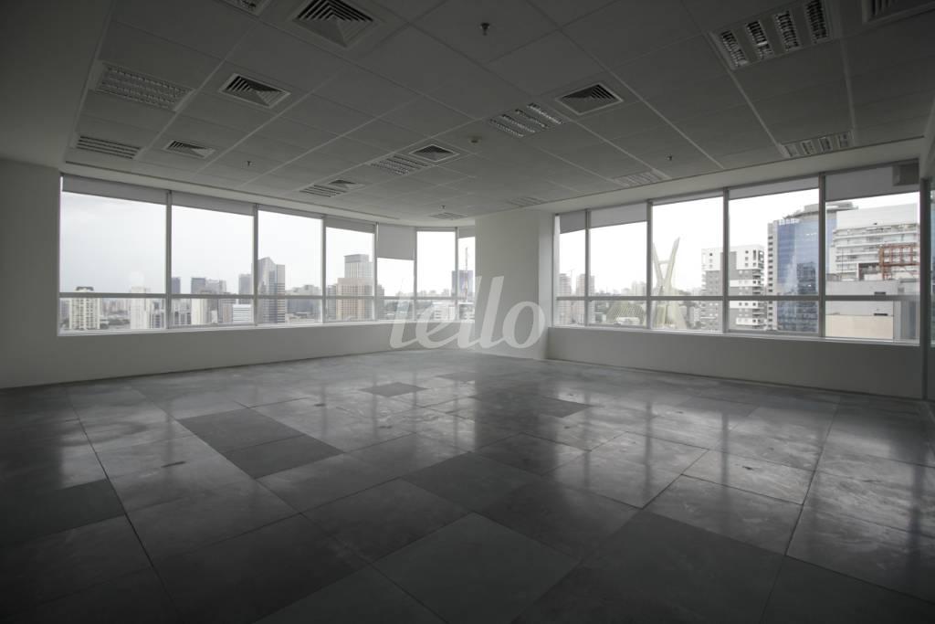 SALA 4 de Sala / Conjunto para alugar, Padrão com 260 m², e 8 vagas em Cidade Monções - São Paulo