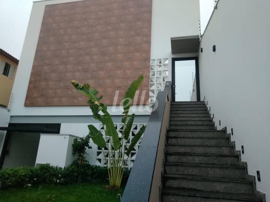 FACHADA de Casa à venda, de vila - sobrado com 110 m², 3 quartos e 2 vagas em Vila Lúcia - São Paulo