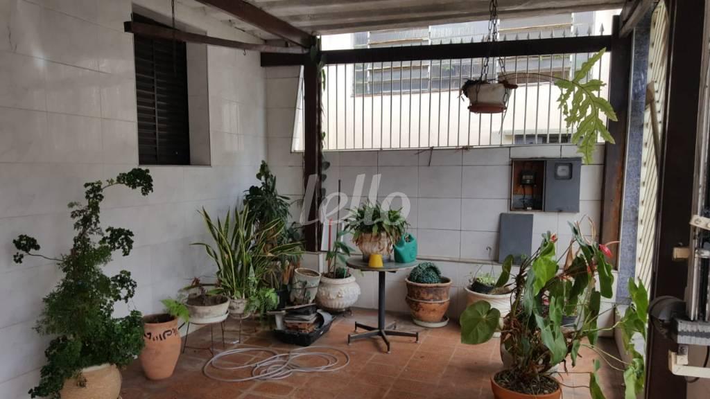 GARAGEM de Casa à venda, térrea com 210 m², 2 quartos e 2 vagas em Vila Prudente - São Paulo