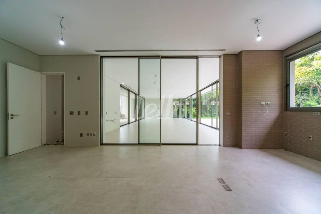 COZINHA de Casa à venda, sobrado com 950 m², 5 quartos e 6 vagas em Cerâmica - São Caetano do Sul