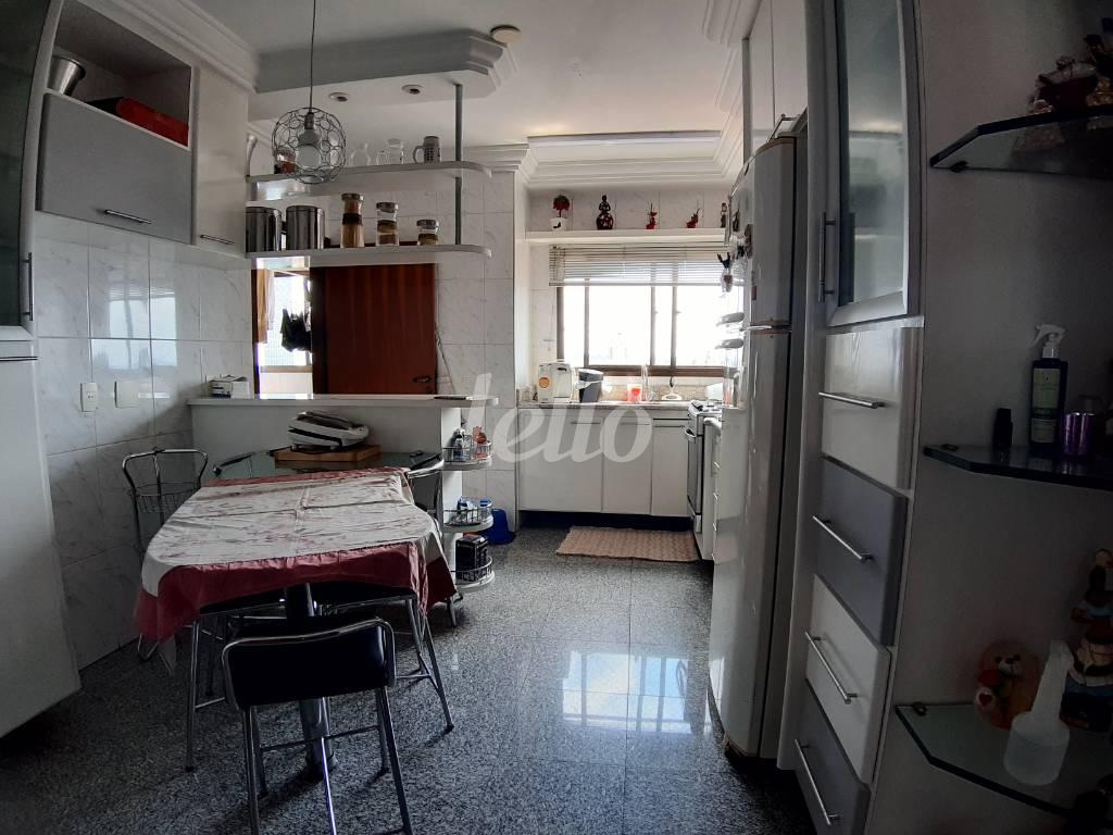 10-COZINHA de Apartamento à venda, Padrão com 147 m², 4 quartos e 3 vagas em Vila Valparaíso - Santo André