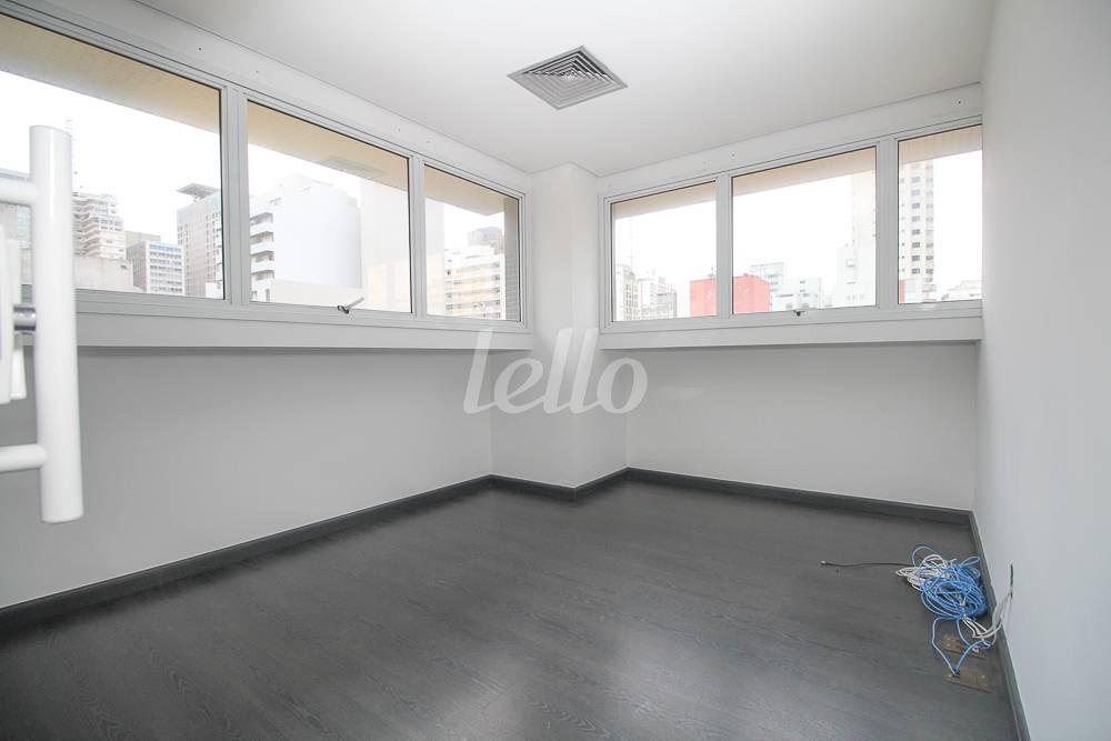 SALA 5 de Sala / Conjunto para alugar, Padrão com 200 m², e 4 vagas em Jardim Paulista - São Paulo