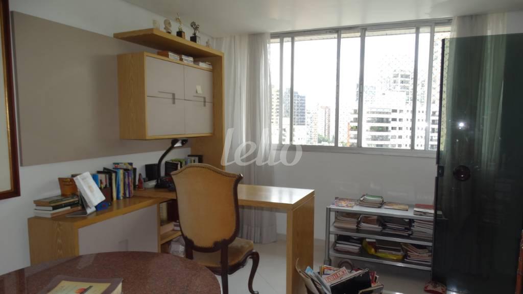 ESCRITÓRIO de Apartamento à venda, Duplex com 600 m², 6 quartos e 4 vagas em Vila Uberabinha - São Paulo