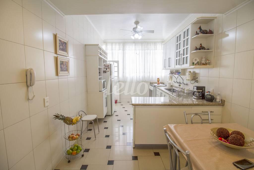 COZINHA de Apartamento para alugar, Padrão com 180 m², 3 quartos e 1 vaga em Bela Vista - São Paulo