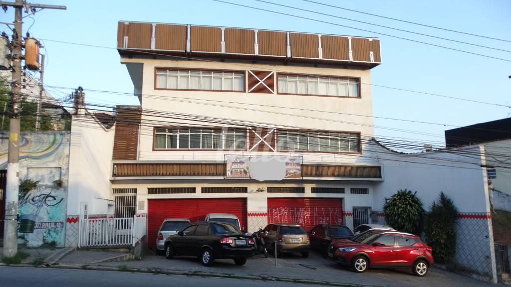 FACHADA de Prédio Comercial para alugar, Monousuário com 500 m², e 10 vagas em Santana - São Paulo