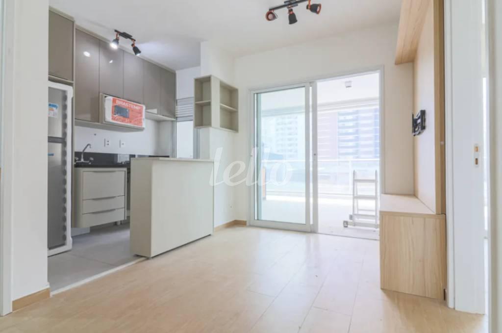 SALA de Apartamento para alugar, Padrão com 65 m², 1 quarto e 2 vagas em Indianópolis - São Paulo