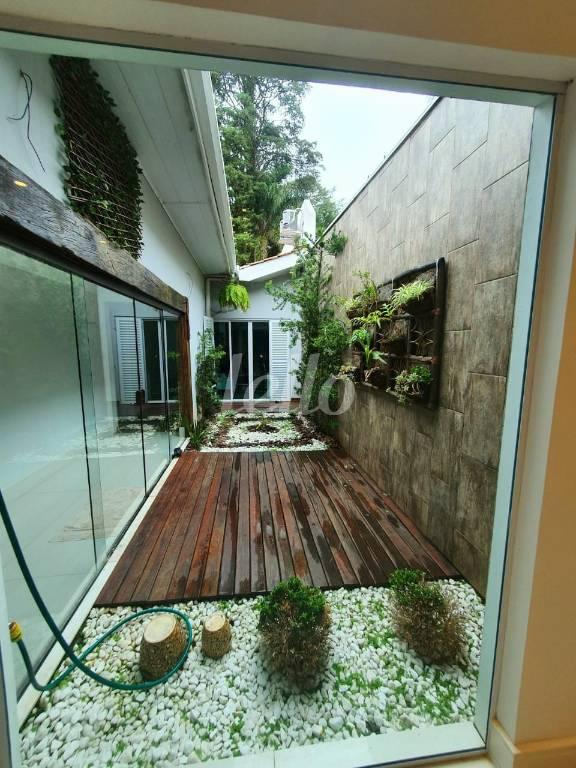JARDIM DE INVERNO de Casa à venda, sobrado com 500 m², 3 quartos e 8 vagas em Vila Albertina - São Paulo