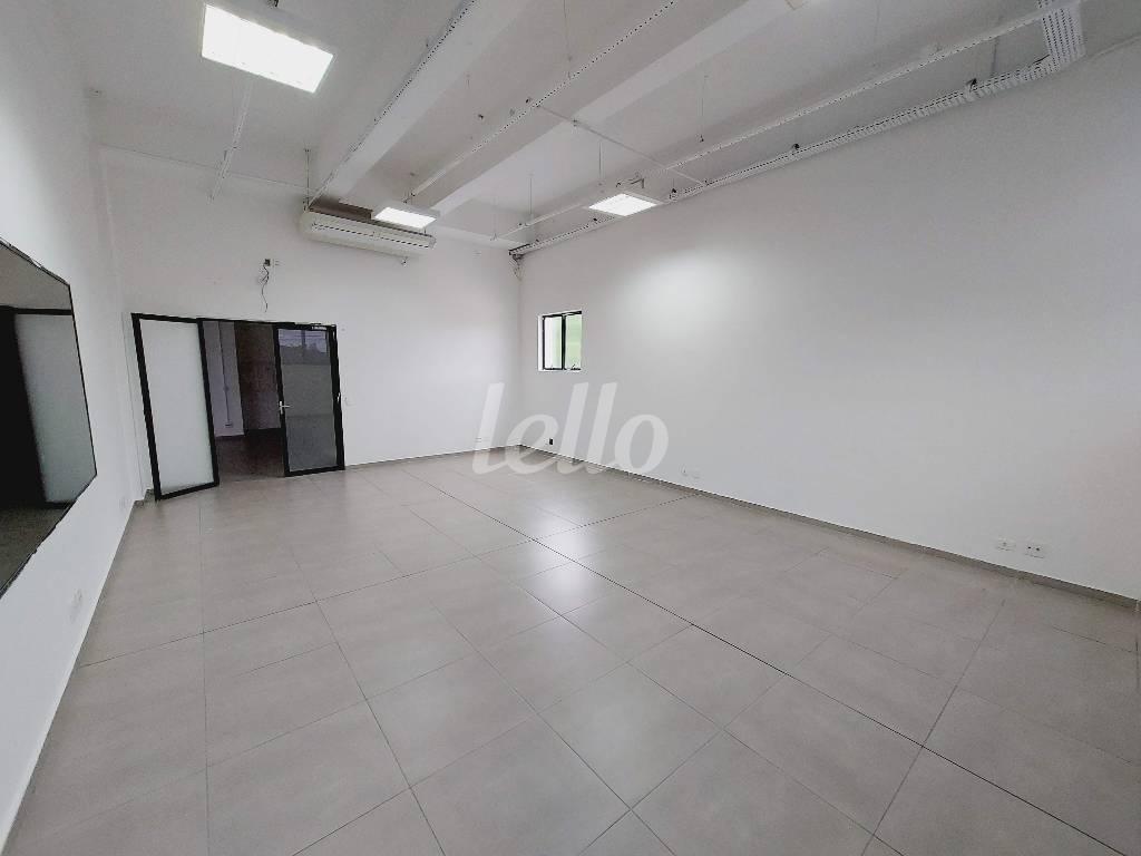 PRÉDIO de Prédio Comercial para alugar, Monousuário com 1306 m², e em Butantã - São Paulo