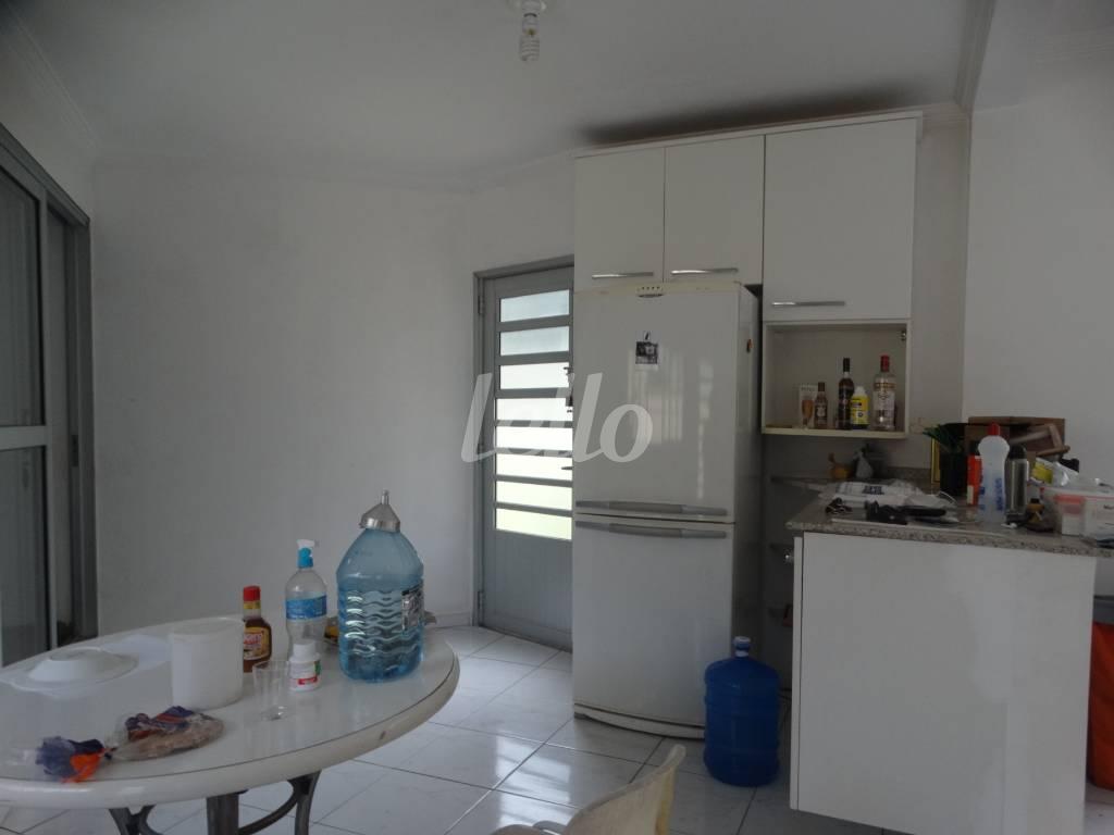 COZINHA de Casa para alugar, sobrado com 350 m², 3 quartos e 3 vagas em Vila Carrão - São Paulo