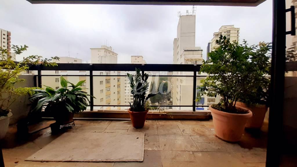 VARANDA de Apartamento para alugar, Padrão com 205 m², 4 quartos e 3 vagas em Itaim Bibi - São Paulo