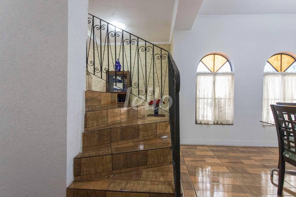 ESCADA INTERNA de Casa à venda, sobrado com 240 m², 3 quartos e 3 vagas em Vila Formosa - São Paulo