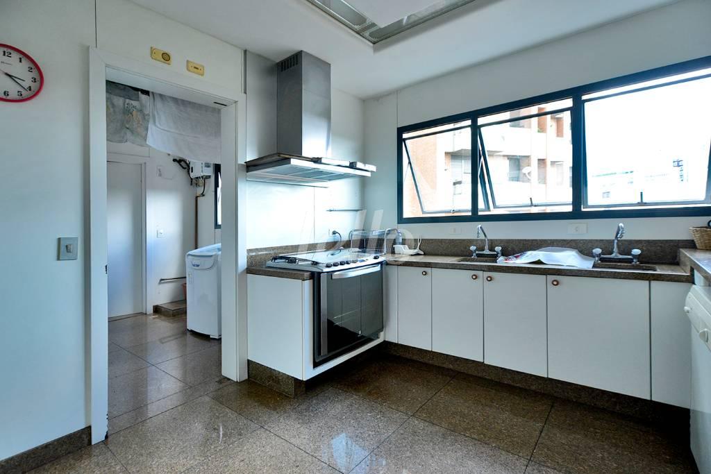 COZINHA de Apartamento à venda, Padrão com 201 m², 4 quartos e 4 vagas em Higienópolis - São Paulo